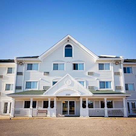 Travelodge Suites By Wyndham Regina - Eastgate Bay 外观 照片