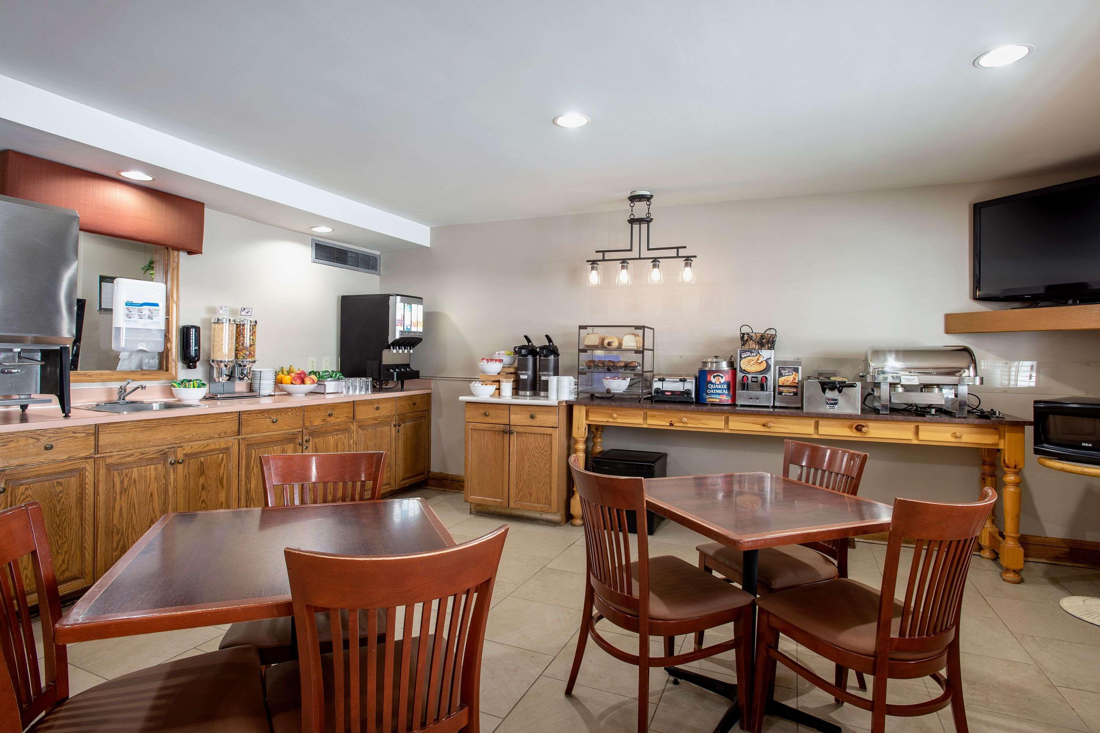 Travelodge Suites By Wyndham Regina - Eastgate Bay 外观 照片