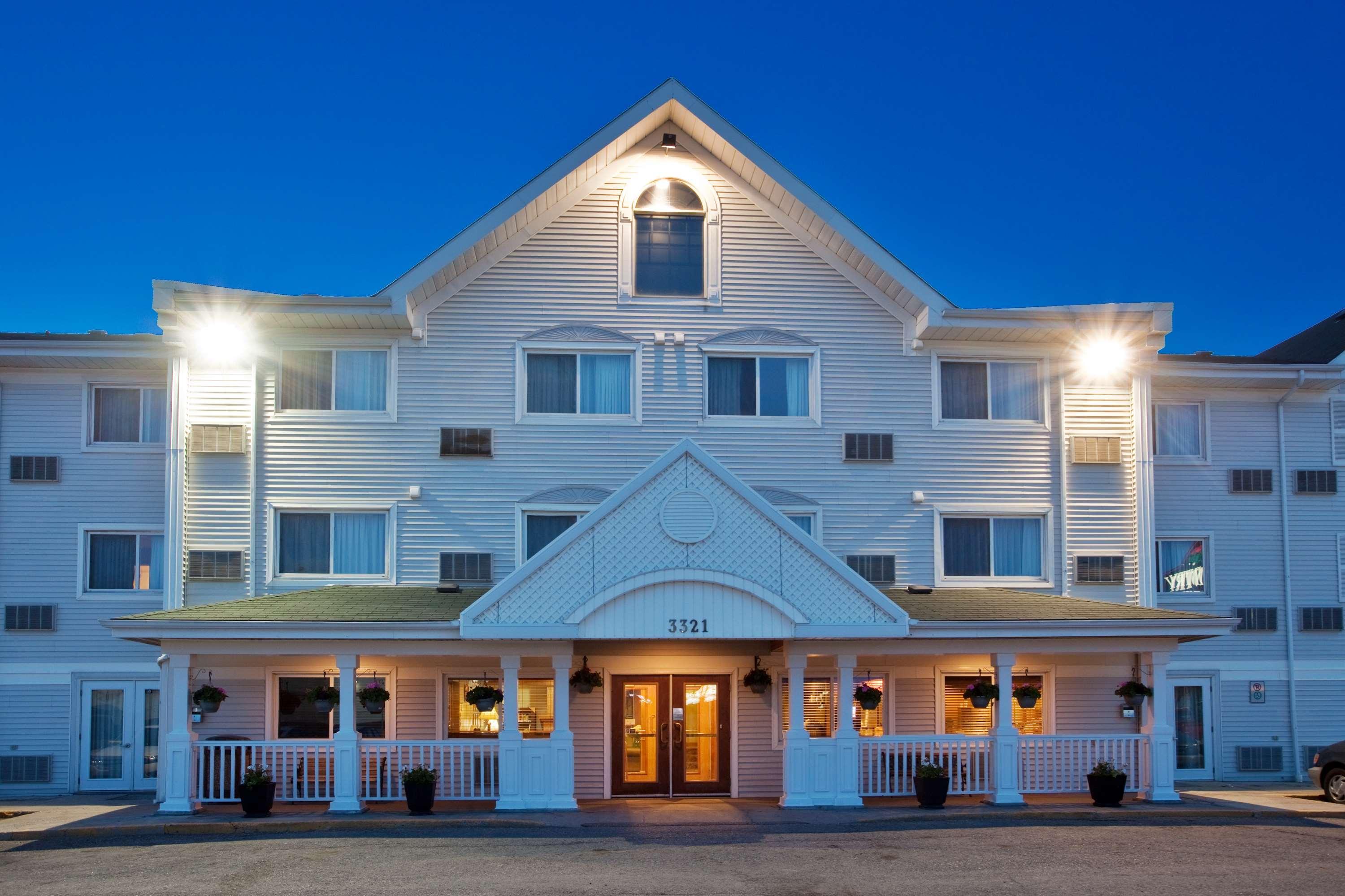 Travelodge Suites By Wyndham Regina - Eastgate Bay 外观 照片