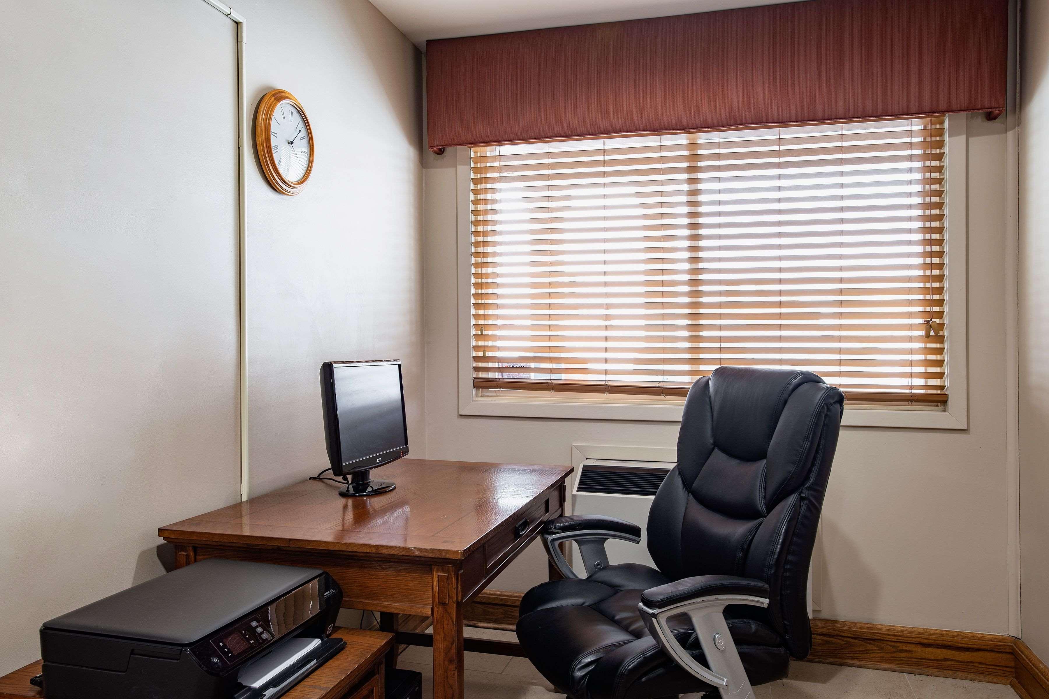 Travelodge Suites By Wyndham Regina - Eastgate Bay 外观 照片