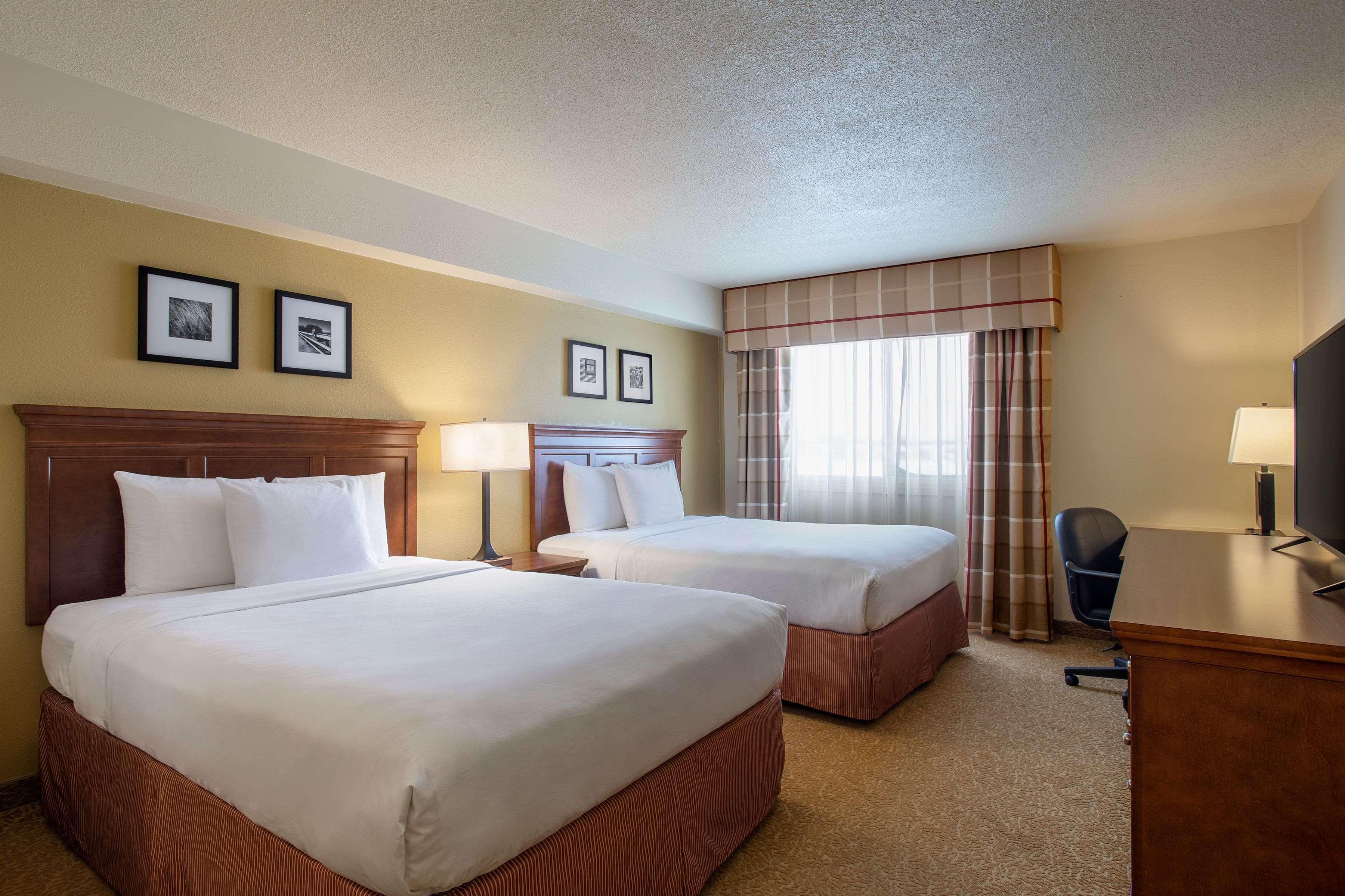 Travelodge Suites By Wyndham Regina - Eastgate Bay 外观 照片