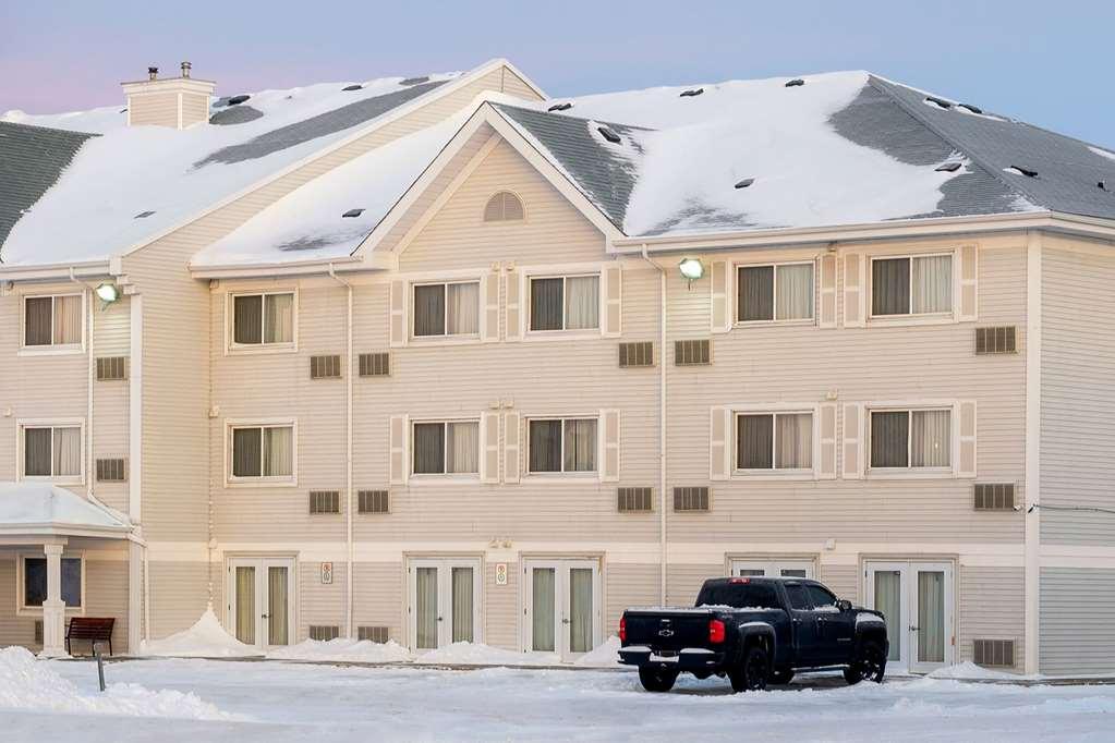 Travelodge Suites By Wyndham Regina - Eastgate Bay 外观 照片